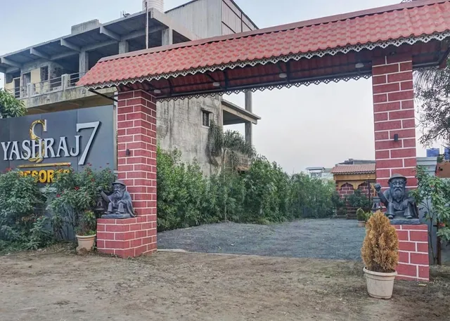 OYO 821283 Yashraj 7 Resort