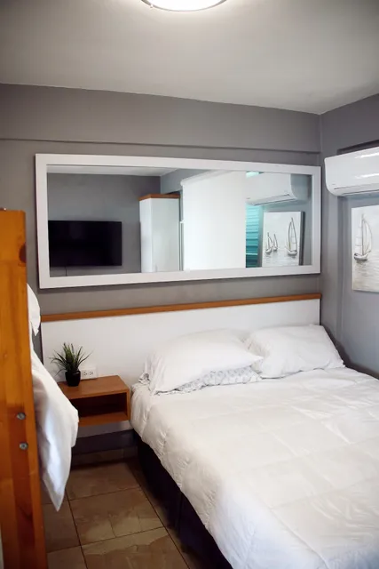 Aquabella Beach Front Apartment