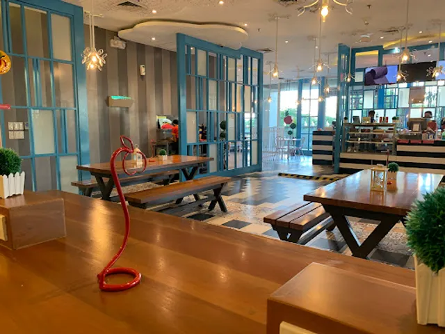 Banapple Pies and Cheesecake