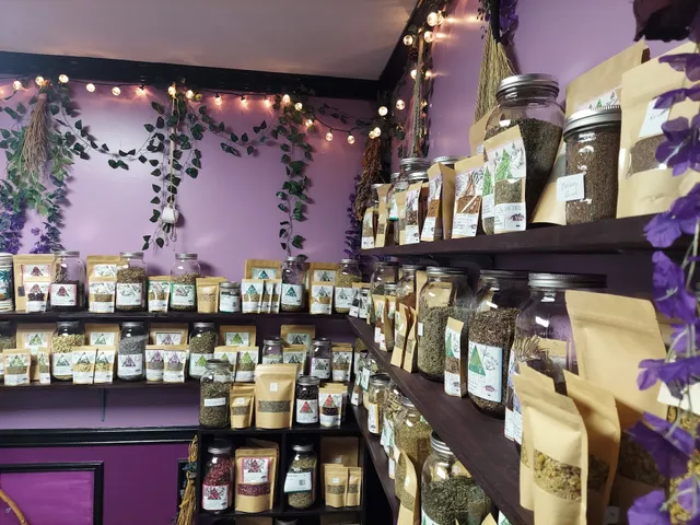 The Familiar Crystal Shop in FC