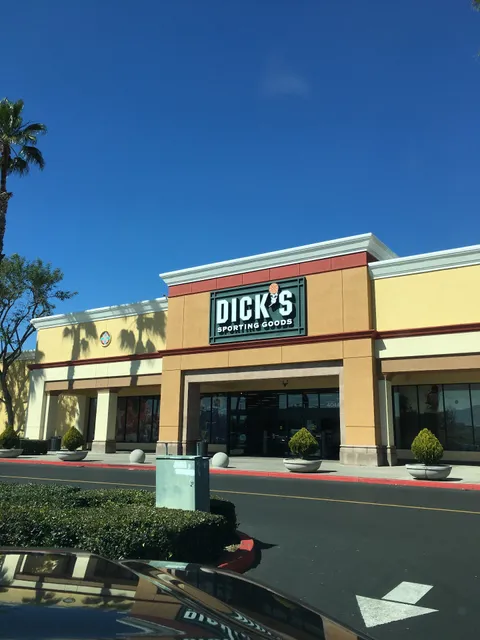 DICK'S Sporting Goods