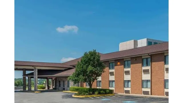 Baymont by Wyndham Metropolis