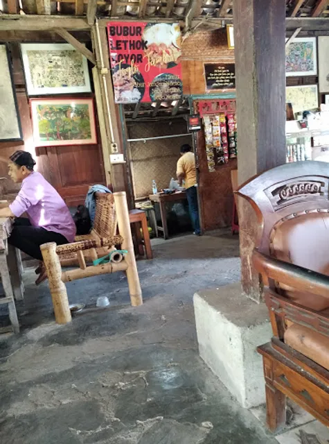 Joglo Jambon, Wedangan & Angkringan