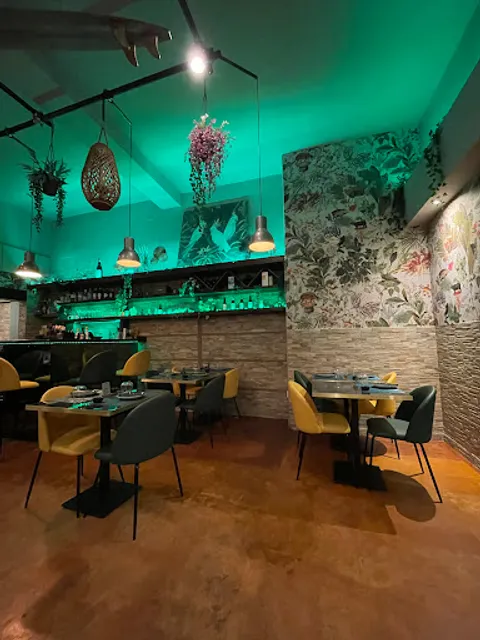 FusiOn Sushi Lab & Lounge Bar