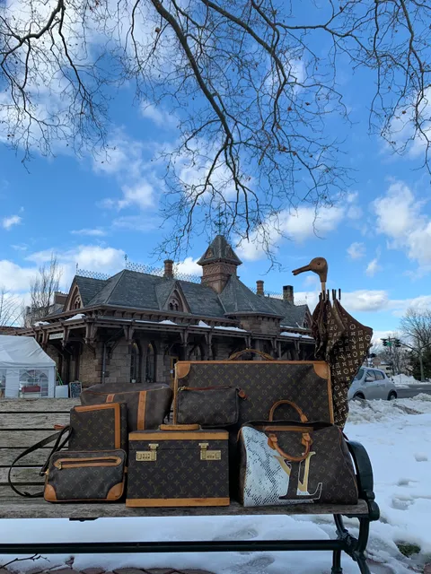 MINT Designer Boutique | High-End Fashion & Handbag Consignment NJ