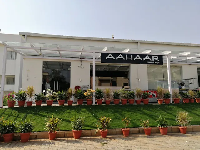 Aahaar Veg Restaurant