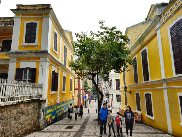 Macau Crazy Hall Slope Alley