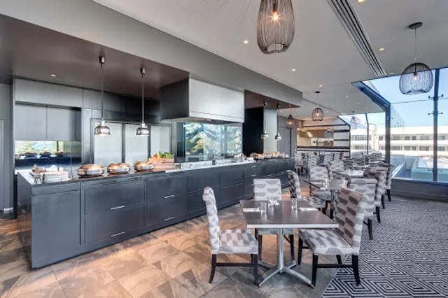 Straits Café (Rendezvous Hotel Perth Scarborough)