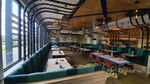 Nando's Platinum Square Drive Thru