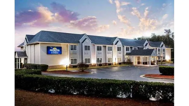 Microtel Inns & Suites by Wyndham Southern Pines / Pinehurst