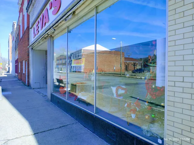 Leva's Jewelry Store