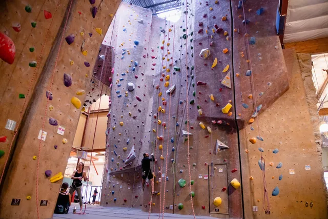 Mesa Rim Climbing Center (Mira Mesa)