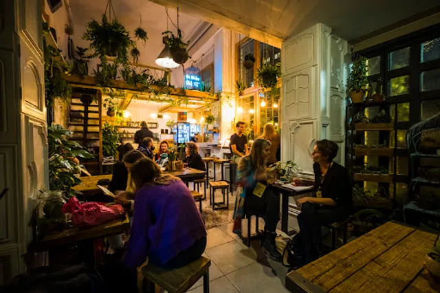 The Greens - Coffee & Plants