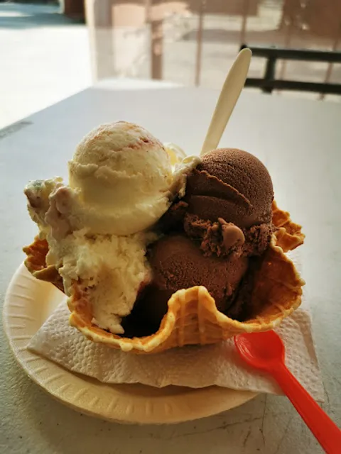 Romen's Heladería Y Cafetería