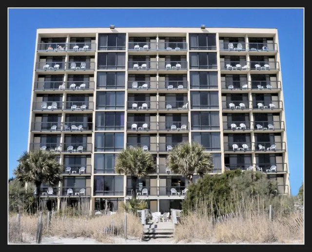 Schooner Beach & Racquet Club