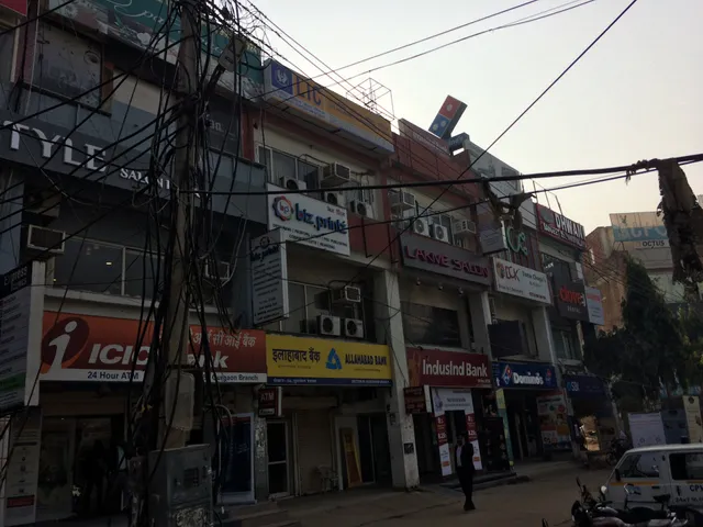 Huda Commercial Complex