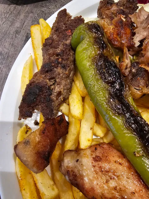 Saray Restaurant & Café