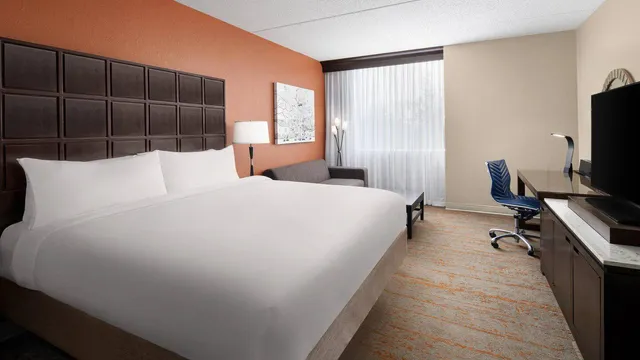 Renaissance Indianapolis North Hotel