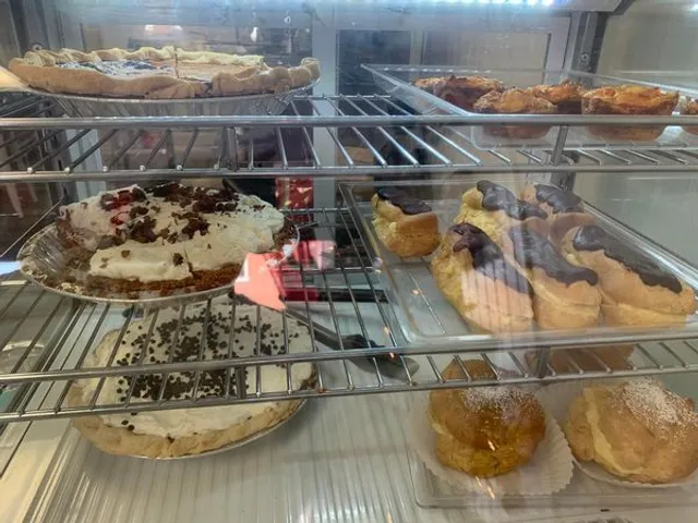 Sweet T's Bakery and Pie Shop