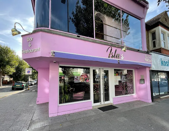 Amario’s Cocktail Bar & Restaurant