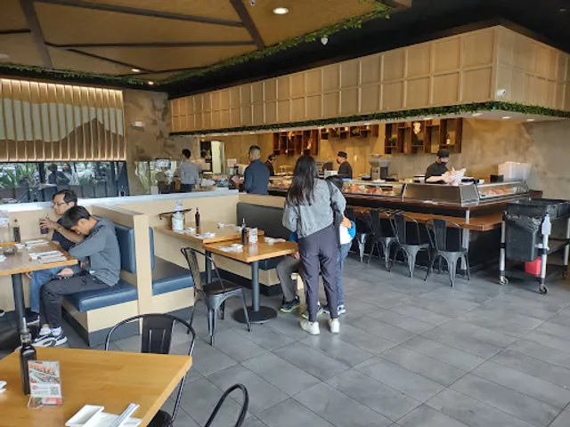 Tomikawa Sushi Bar Restaurant