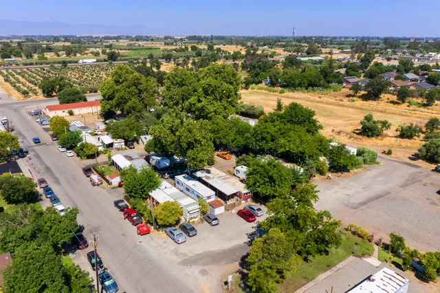 Lazy Corral Trailer & RV Park