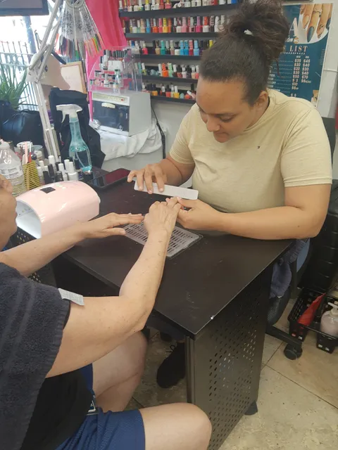 A& A Beauty SAlon & Barber Shop