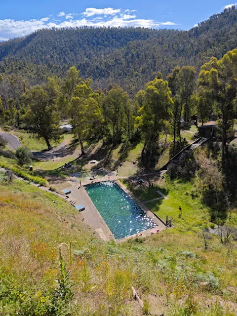 Yarrangobilly Caves thermal pool walk
