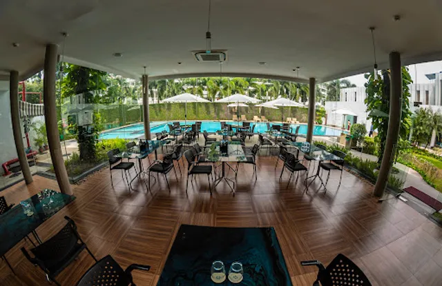 Mirage Poolside Bar & Cafe