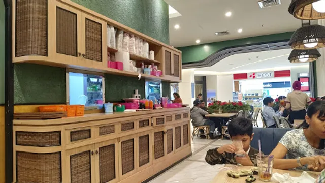 Solaria - Pacific Place