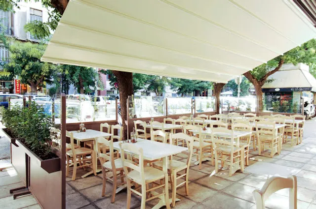 Tsarouchas Restaurant