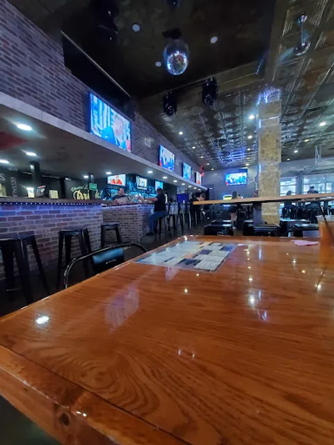 The District Pub & Kitchen