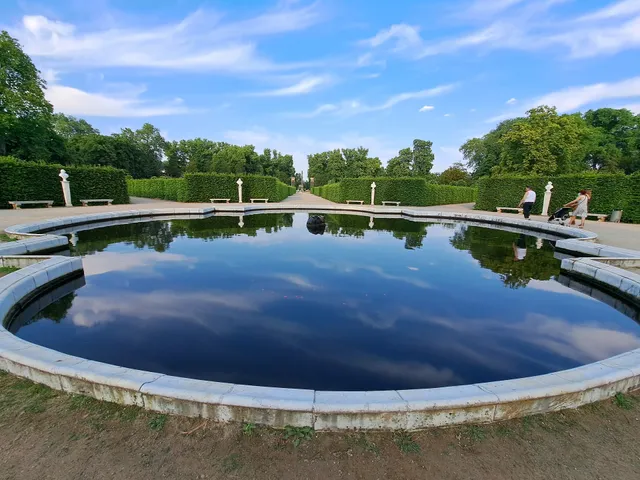 Orangerierondell mit Fontänenbecken