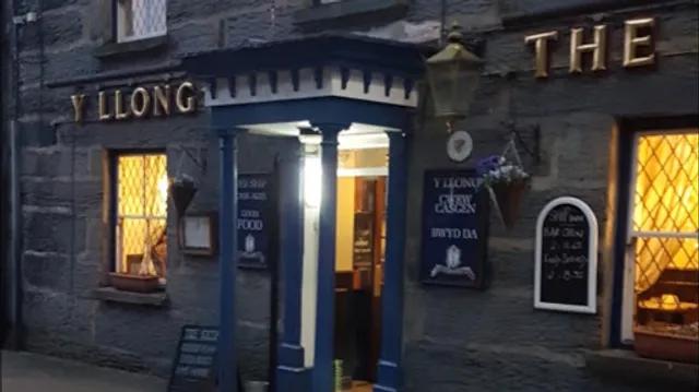 Y Llong / The Ship Inn Porthmadog