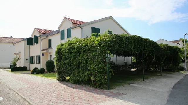 Apartman Alica Srima