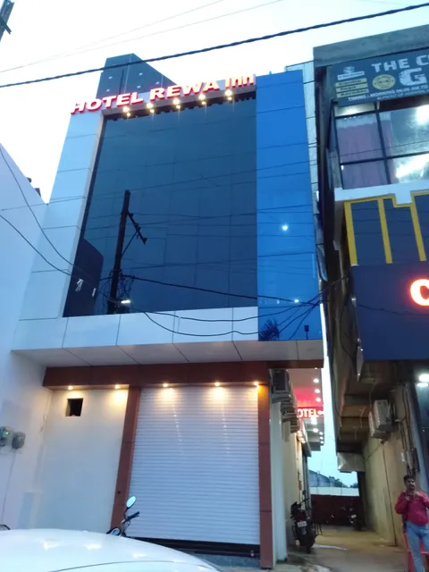 Hotel rewa inn