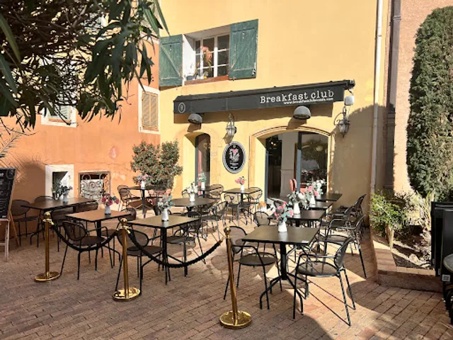 Breakfast Club Cassis