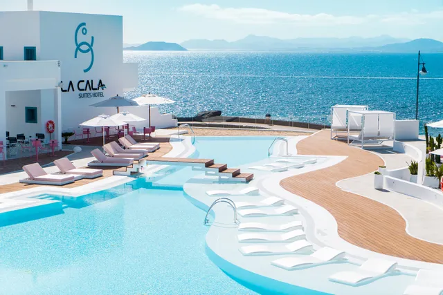LA CALA SUITES HOTEL