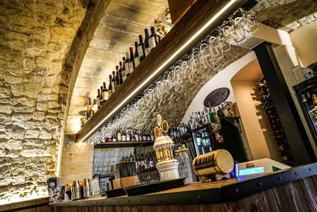 A Utti - Food & Beverage