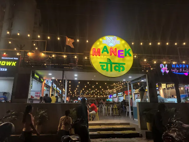 Manek chowk food court
