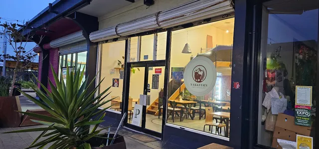 Yak&Fern – Cafe & Restaurant