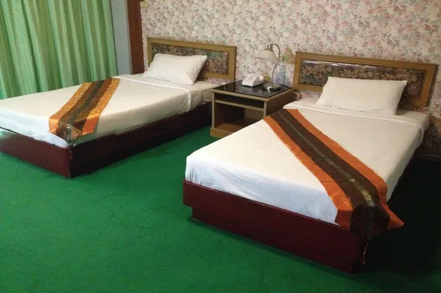 Chao Phra Grand Hotel