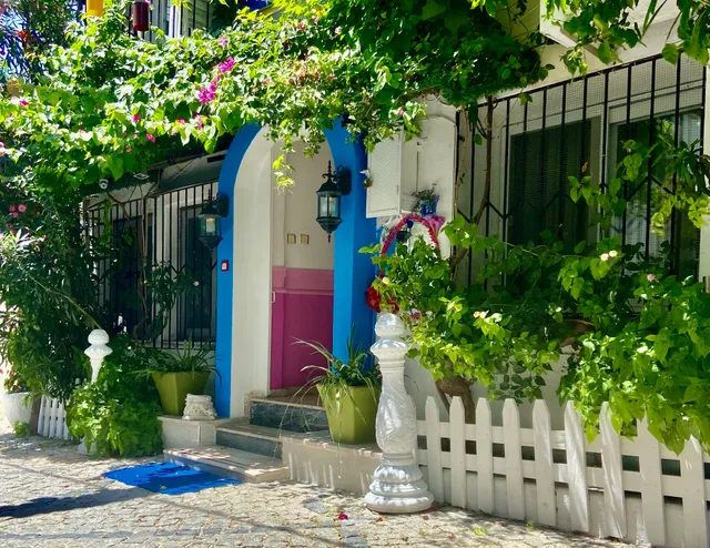 Can Butik Pansiyon Çeşme