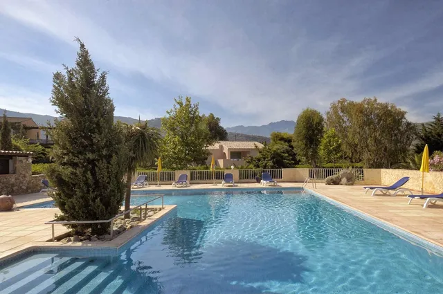 Swimming pool Villa Ile Rousse Residence Spelonca