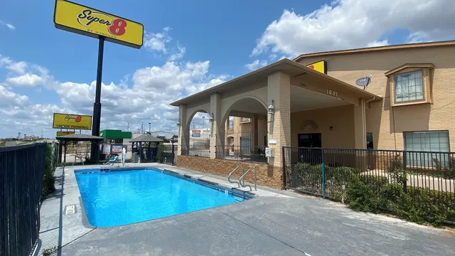 Super 8 by Wyndham Decatur TX