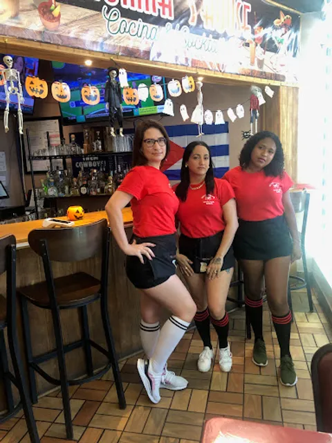 Victorina's Micheladas, Cerveza, Tacos