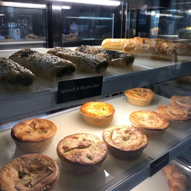 Crema Crew Rockingham