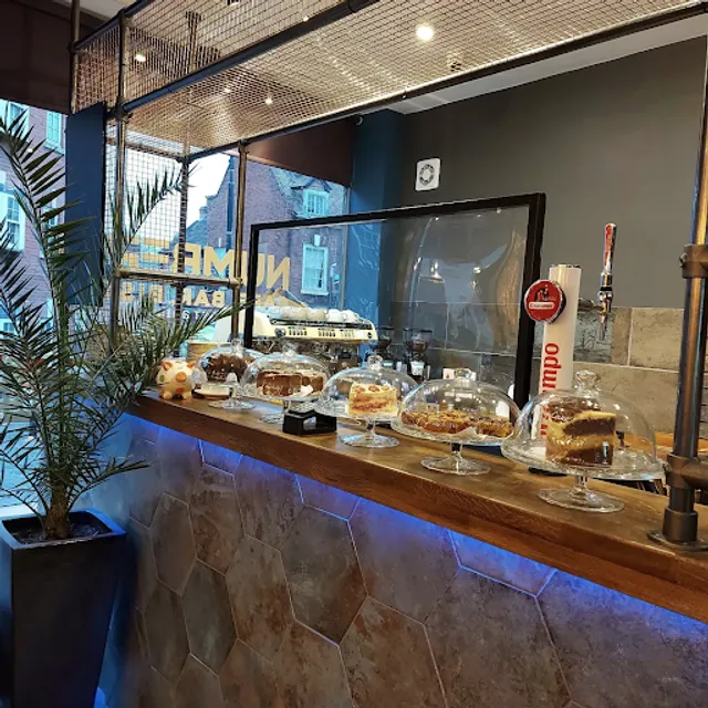 Number 5 Kitchen & Bar