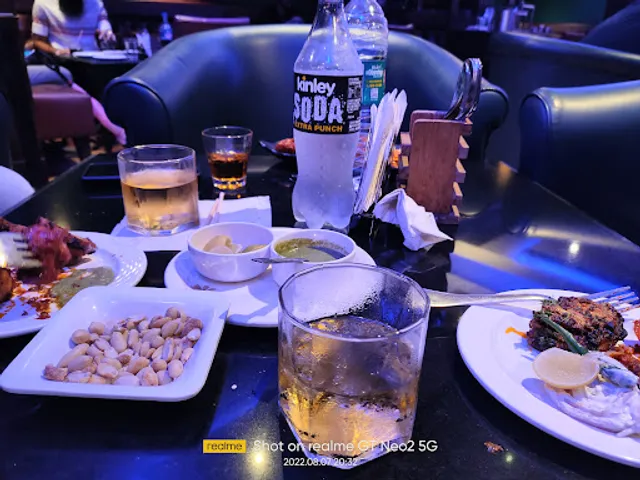 The Oaks - Lounge & Bar