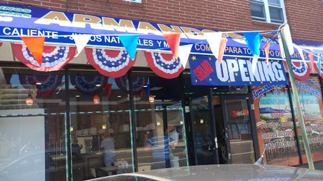 Armando's Deli y Pupusería